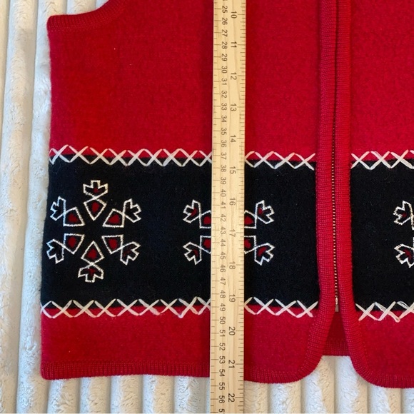 Red and Black Zip-Up Vest with Snowflake Pattern Wool Christmas Ugly Sweater - Picture 4 of 6